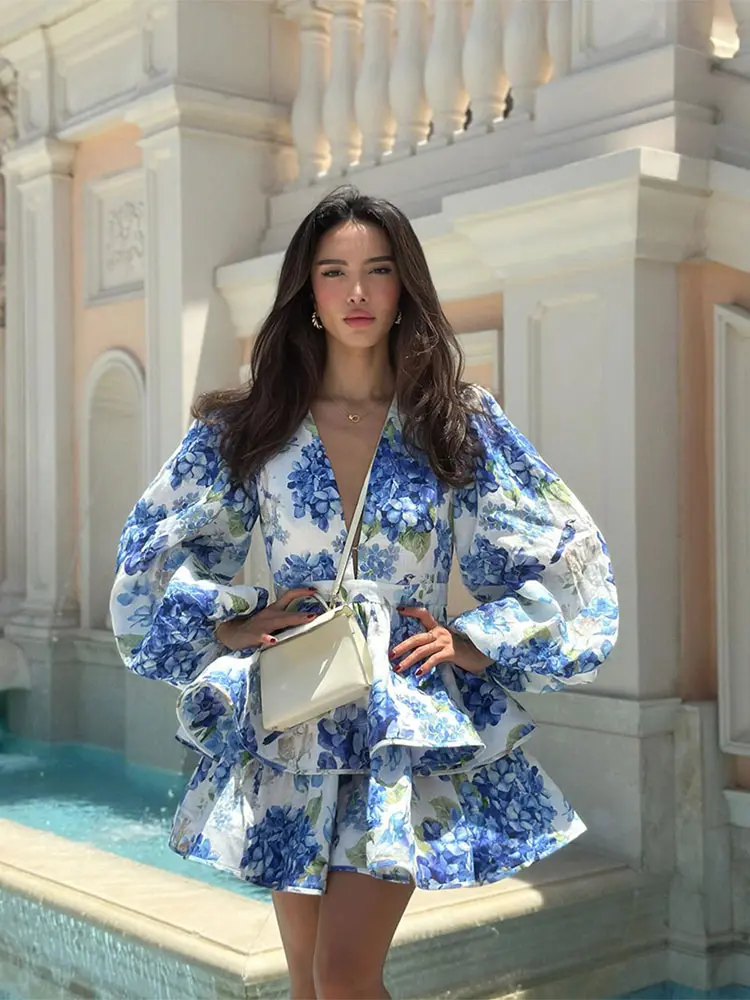 Женское Двухслойное короткое платье с оборками, шикарный летний сарафан с V-образным вырезом и длинными рукавами-фонариками, 2024
Женское Двухслойное короткое платье с оборками, шикарный летний сарафан с V-образным вырезом и длинными рукавами-фонариками, 2024