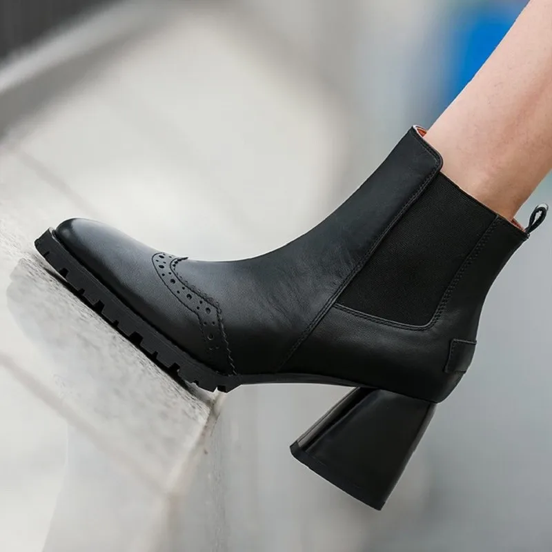 Ankle Boots Women European Style Winter Boots Cowhide Thick Heels Classic Brogue Autumn Spring Concise Ladies Shoes Slip On Bota
Ankle Boots Women European Style Winter Boots Cowhide Thick Heels Classic Brogue Autumn Spring Concise Ladies Shoes Slip On Bota