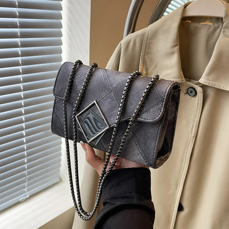 2024 Women's Leather Handbag Luxury Designer Chain Shoulder Bag Crossbody Small Square Bag Fashion Brand Ladies Leisure Tote Bag
2024 Women's Leather Handbag Luxury Designer Chain Shoulder Bag Crossbody Small Square Bag Fashion Brand Ladies Leisure Tote Bag