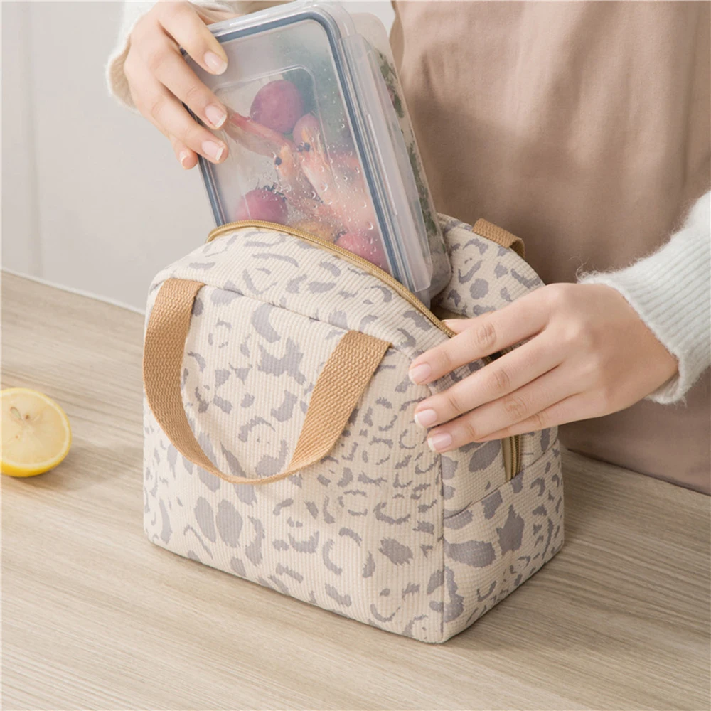 Thermal Insulated Bag Waterproof Camping Handbag Portable Lunch Bag Picnic Large-capacity Food Storage Box Aluminum Film Zipper
Thermal Insulated Bag Waterproof Camping Handbag Portable Lunch Bag Picnic Large-capacity Food Storage Box Aluminum Film Zipper