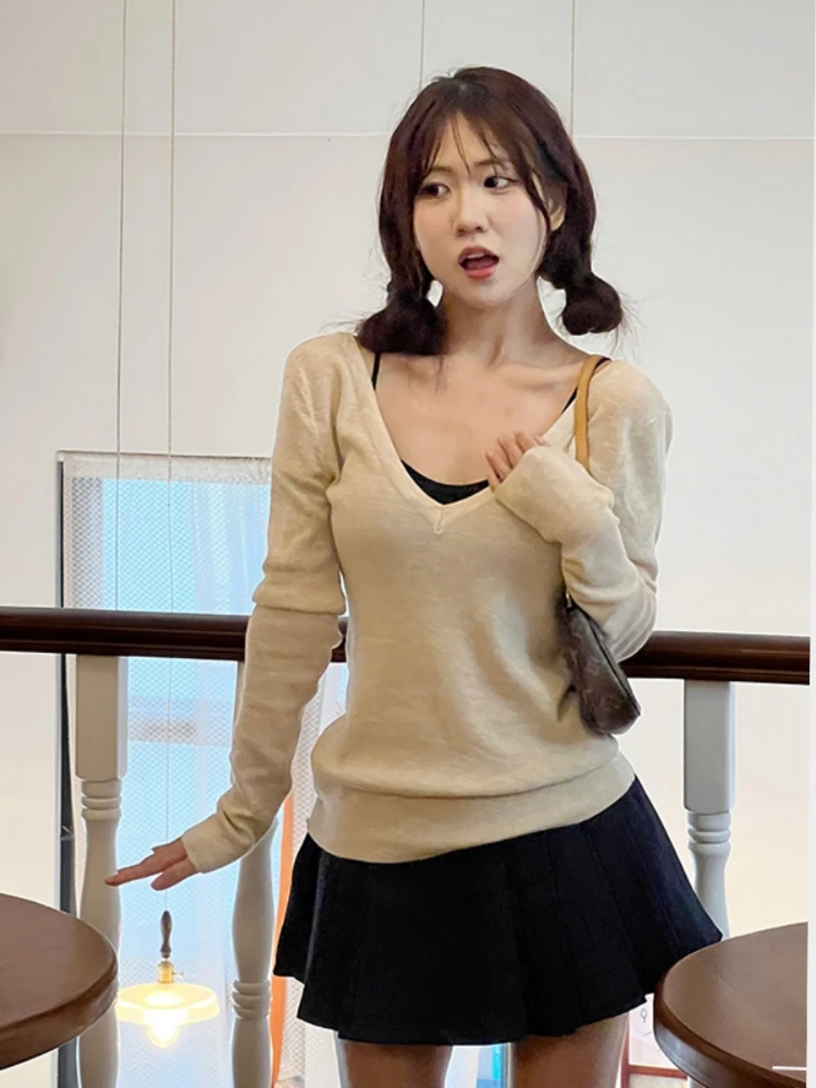 Pullover Sling Women's Suit Solid Color Retro V-neck Top and Skirt Fashion Lively Age-Reducing Two-Piece Set SpringSummer Loose
Pullover Sling Women's Suit Solid Color Retro V-neck Top and Skirt Fashion Lively Age-Reducing Two-Piece Set SpringSummer Loose
