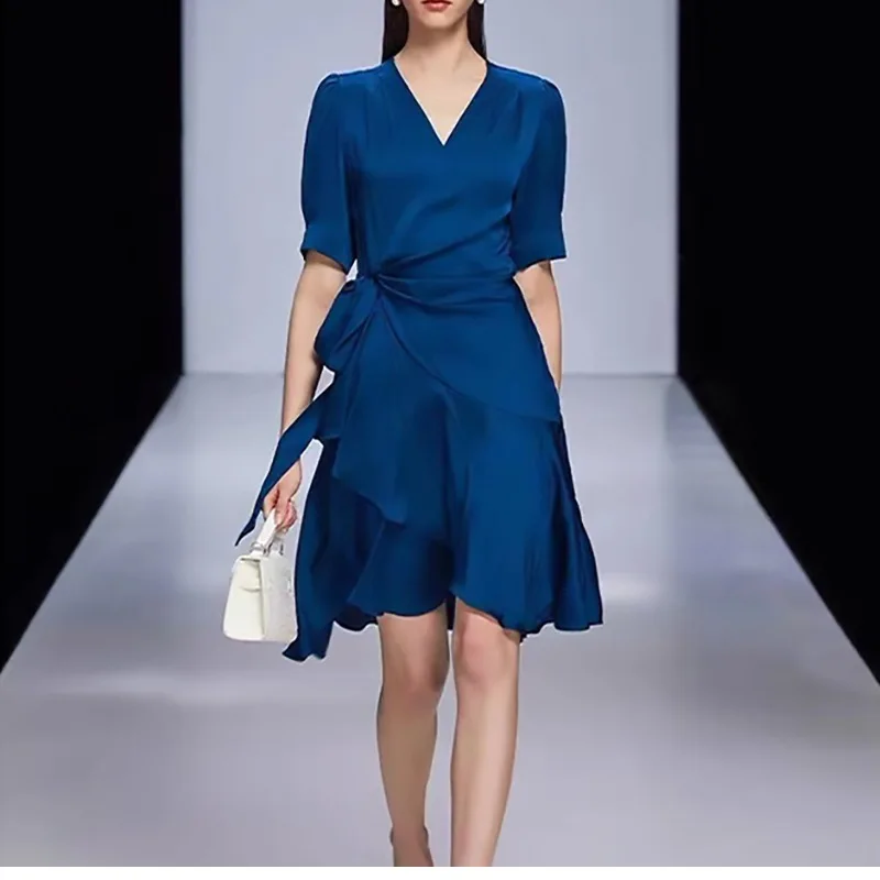 Lace-up Heavy Silk Wrap Dress Women's French Mulberry Silk Tea Break Dress Short-sleeved Ruffle Hemline Dress 2023 New Summer
Lace-up Heavy Silk Wrap Dress Women's French Mulberry Silk Tea Break Dress Short-sleeved Ruffle Hemline Dress 2023 New Summer