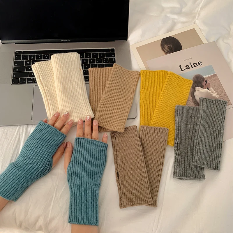 New Half-finger Gloves Female Autumn and Winter Wool Warmth Fingerless Students Touch Screen Thick Knitted Wristband
New Half-finger Gloves Female Autumn and Winter Wool Warmth Fingerless Students Touch Screen Thick Knitted Wristband