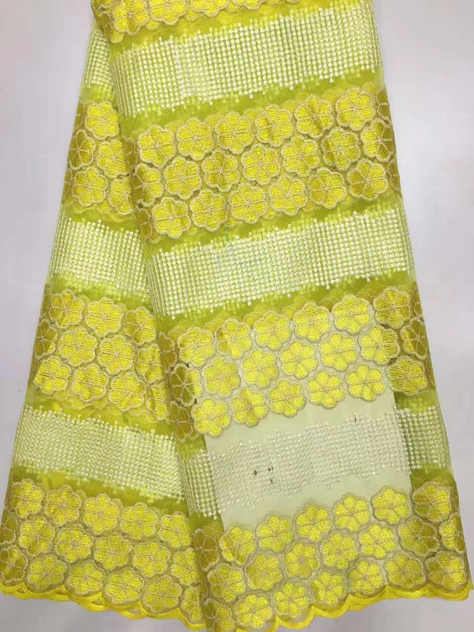 2021 Hot sale nigerian guipure cord swiss voile lace water soluble print african lace fabrics for dress 5yards D8205 latest
2021 Hot sale nigerian guipure cord swiss voile lace water soluble print african lace fabrics for dress 5yards D8205 latest