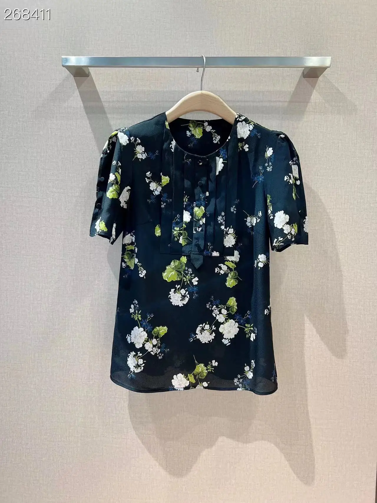 Fyion High Quality Women's Top Fashion Runway Flowers Print Blouse Short Sleeves Vacation Summer 2022 New Silk Blouse
Fyion High Quality Women's Top Fashion Runway Flowers Print Blouse Short Sleeves Vacation Summer 2022 New Silk Blouse