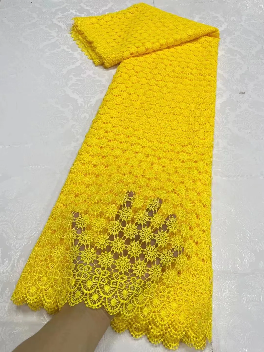 2023 Hot Sale yellow Nigerian Lace Fabric High Quality GuIpure Lace Latest French Tulle Lace With Sequins African Cord Lace
2023 Hot Sale yellow Nigerian Lace Fabric High Quality GuIpure Lace Latest French Tulle Lace With Sequins African Cord Lace