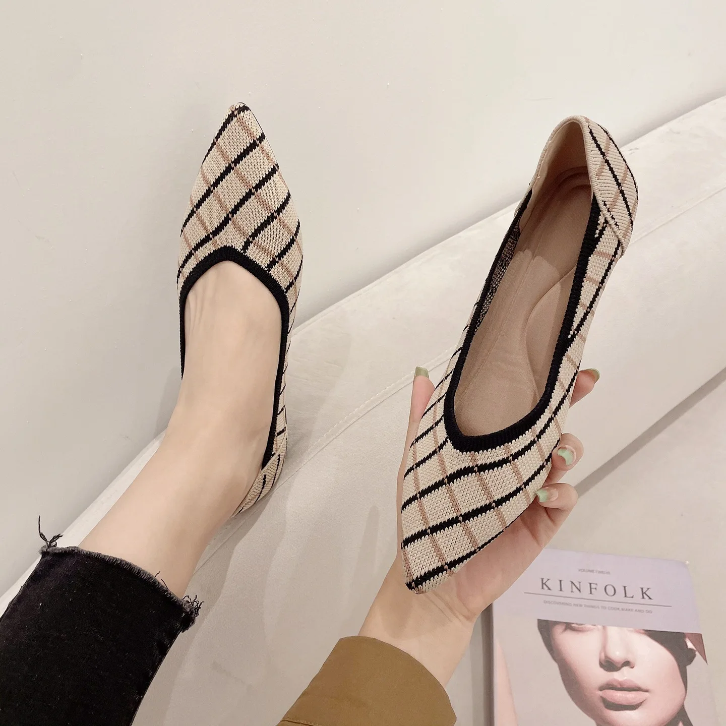 

Shallow Mouth 2023 New Princess Shoes Pointed Flat Bottom Bean Shoes Women's Knitted Flying Weaving Foreign Trade Large