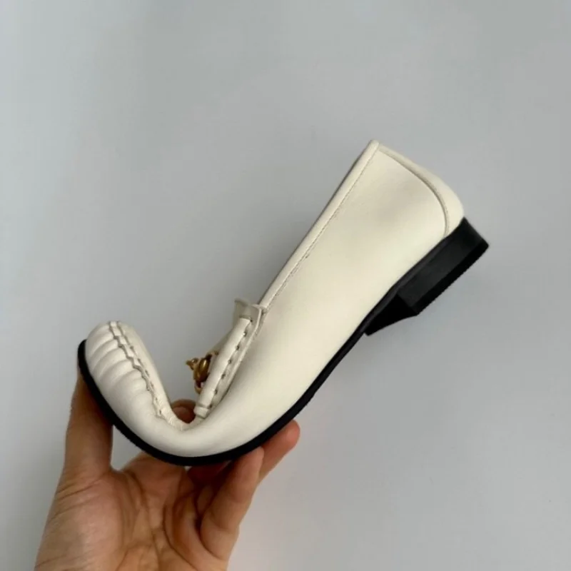 Spring New Shoes Metal Buckle Hand-stitched Round Toe Flat Loafers Retro Casual Leather Women Loafers
Spring New Shoes Metal Buckle Hand-stitched Round Toe Flat Loafers Retro Casual Leather Women Loafers