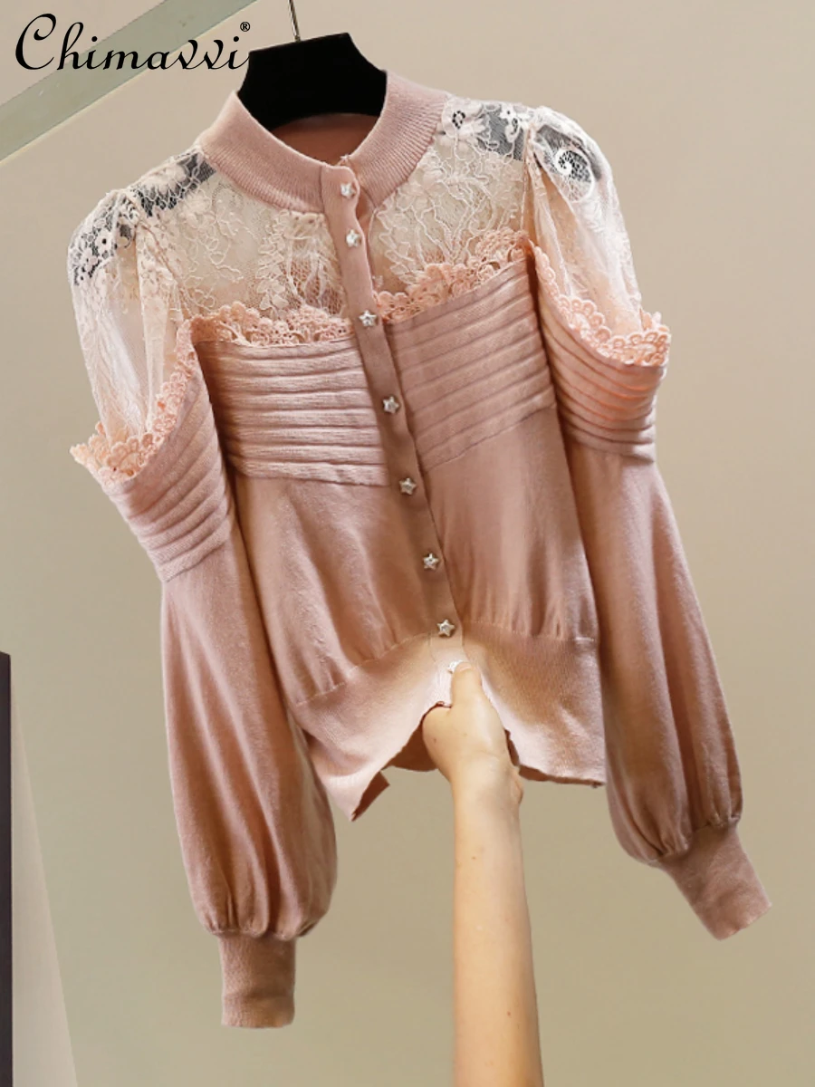Socialite Elegant Lace Stitching Single-Breasted Fake Two-Piece Long-Sleeved Sweater Fashion Sweet Loose Knitted Top Autumn
Socialite Elegant Lace Stitching Single-Breasted Fake Two-Piece Long-Sleeved Sweater Fashion Sweet Loose Knitted Top Autumn