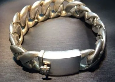 Antique Old Silver Nepalese Hollow out Tibetan Silver Bracelet Men's Silver Bracelet
Antique Old Silver Nepalese Hollow out Tibetan Silver Bracelet Men's Silver Bracelet