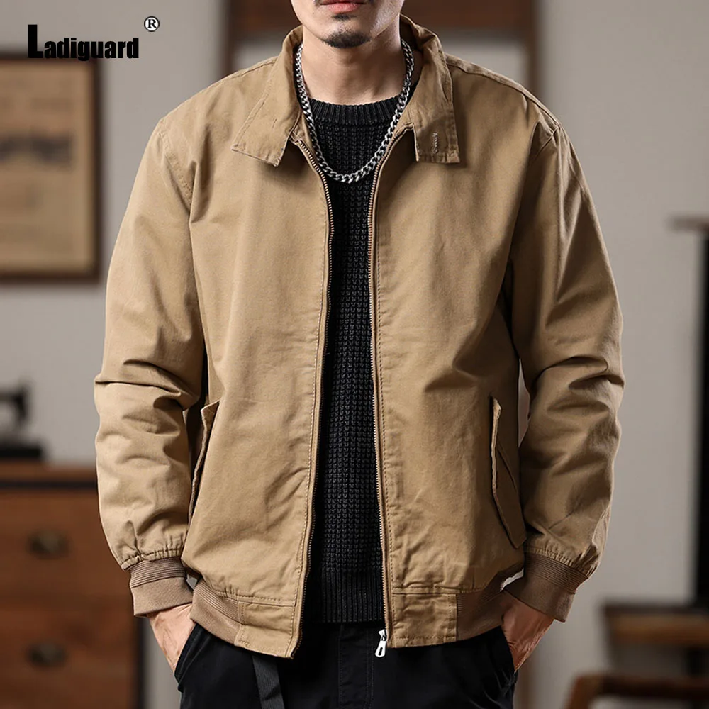 

Ladiguard 2024 American and European Style Cool Luxury Outerwear Solid Khaki Comfy Basic Jacket Men Fashion Zipper Pocket Jacket