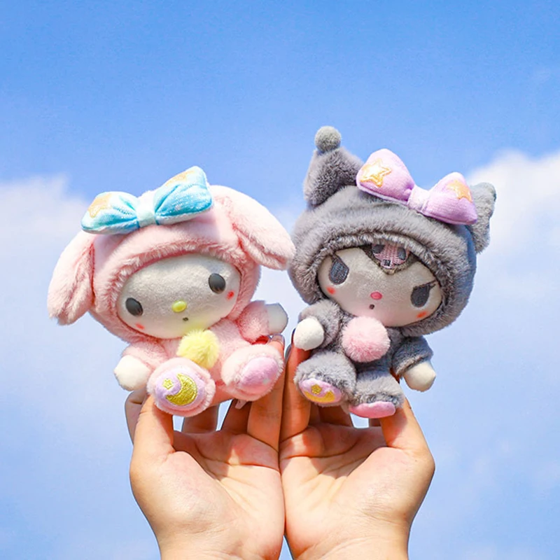 Sanrio мультфильм Kawaii My Melody Kuromi Cinnamoroll Kt кошка пуриновая собака плюшевая игрушка плюшевый брелок Мягкая кукла для детей подарок
Sanrio мультфильм Kawaii My Melody Kuromi Cinnamoroll Kt кошка пуриновая собака плюшевая игрушка плюшевый брелок Мягкая кукла для детей подарок