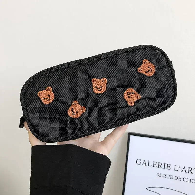Холщовый карандаш с вышивкой Kawaii Bear, Женская Подарочная сумка, офисные и школьные принадлежности, вместительная сумка для хранения канцелярских принадлежностей
Холщовый карандаш с вышивкой Kawaii Bear, Женская Подарочная сумка, офисные и школьные принадлежности, вместительная сумка для хранения канцелярских принадлежностей