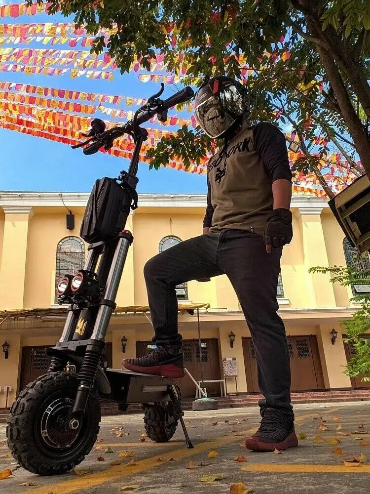 Off-Road Electric Scooters For Adults Dual Motor 11" Tire Wheel 5600W 85km/h 90-120KM Range E Scooter with Seat
Off-Road Electric Scooters For Adults Dual Motor 11" Tire Wheel 5600W 85km/h 90-120KM Range E Scooter with Seat