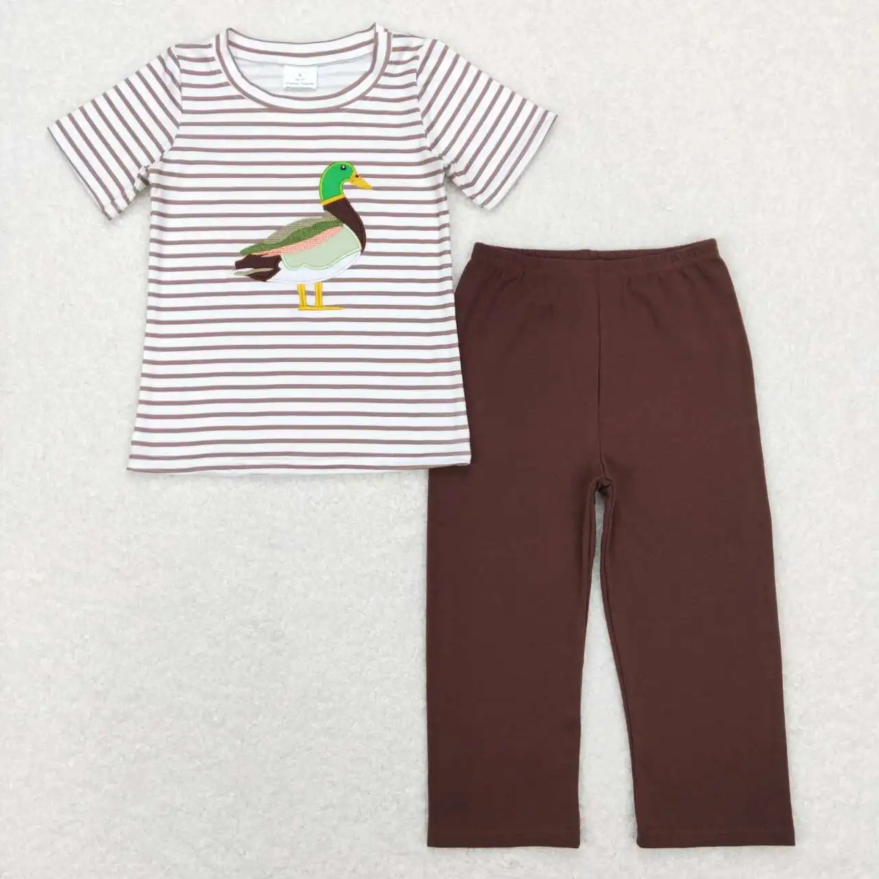2024 New Children's Suit High Quality Boy Mallard Embroidered Short Sleeve Pants Suit
2024 New Children's Suit High Quality Boy Mallard Embroidered Short Sleeve Pants Suit