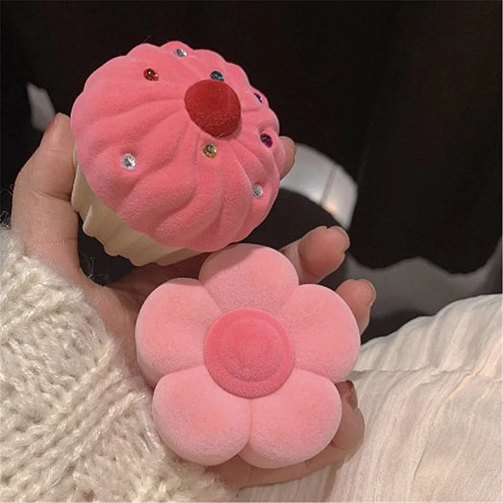 Creative Velvet Jewelry Storage Box 2023 New Necklace Ring Earing Ear Stud Display Wedding Propose Anniversary Jewelry Packaging
Creative Velvet Jewelry Storage Box 2023 New Necklace Ring Earing Ear Stud Display Wedding Propose Anniversary Jewelry Packaging
