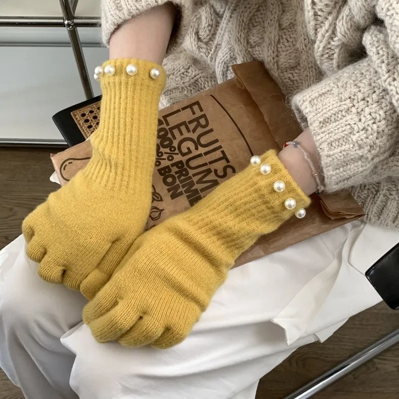 2023 Korean Pearl Gloves Women Winter Knitted Solid Color Touch Screen Open Finger Warm Split Finger Cold Resistant Gloves
2023 Korean Pearl Gloves Women Winter Knitted Solid Color Touch Screen Open Finger Warm Split Finger Cold Resistant Gloves