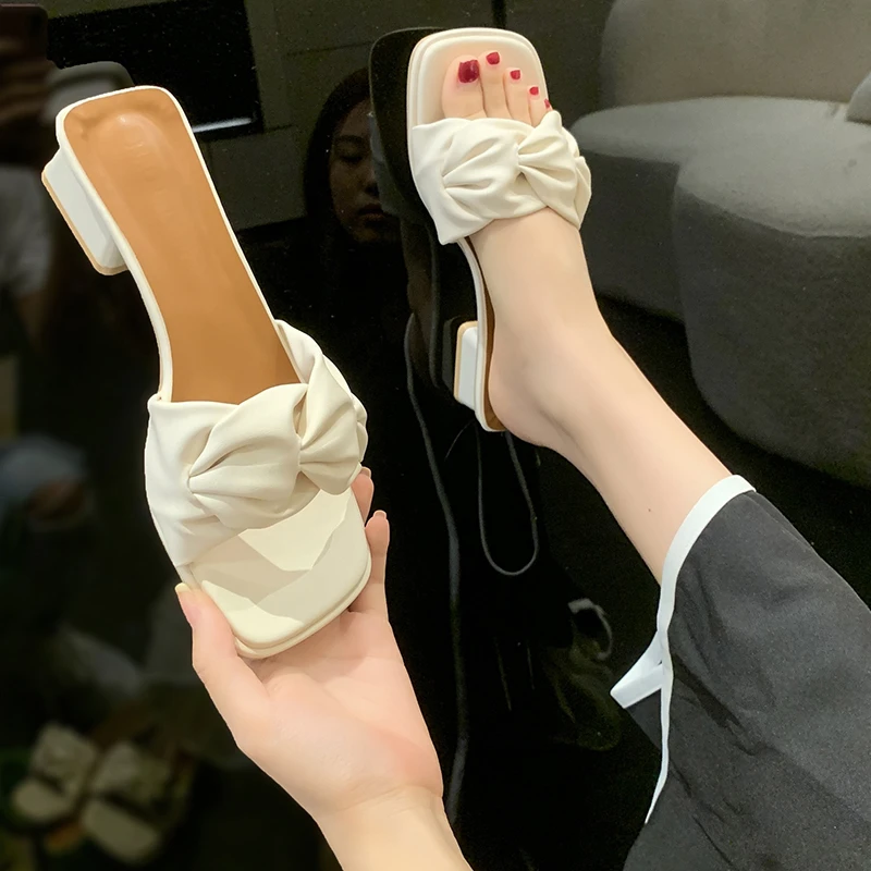 Женские тапочки на квадратном каблуке, летние шлепанцы в римском стиле, 2024
Женские тапочки на квадратном каблуке, летние шлепанцы в римском стиле, 2024