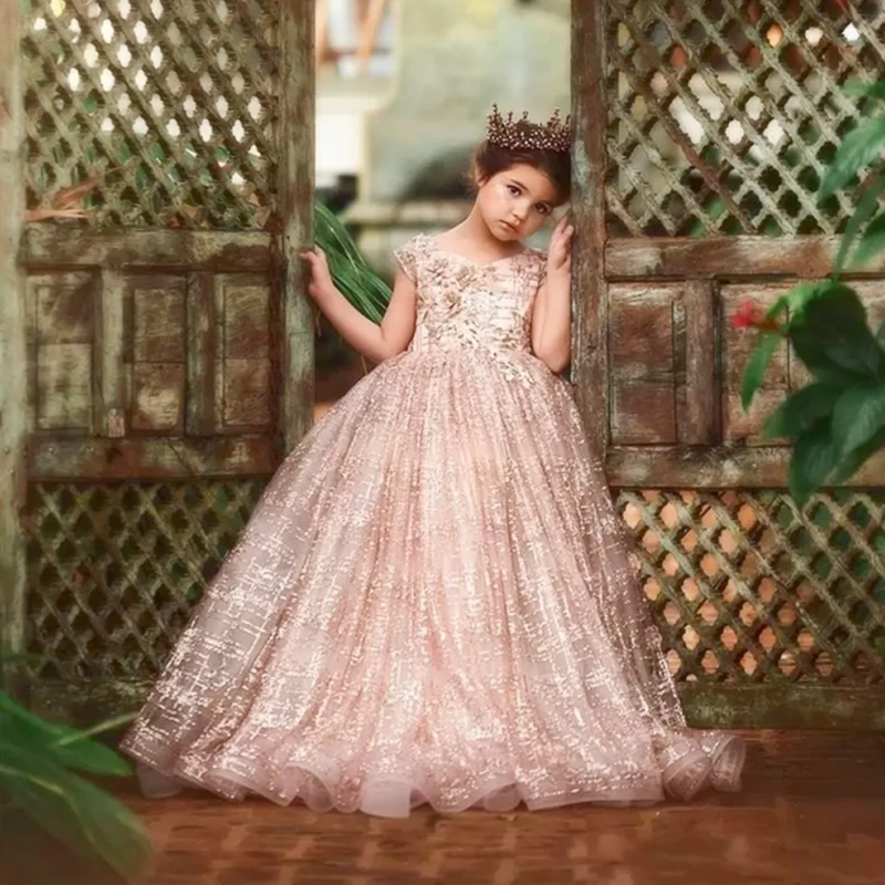 Gown Rose Gold Sequined Lace Girls Pageant Dresses V Neck Lace Appliques Sequins Short Sleeves For Birthday First Communion Gown
Gown Rose Gold Sequined Lace Girls Pageant Dresses V Neck Lace Appliques Sequins Short Sleeves For Birthday First Communion Gown