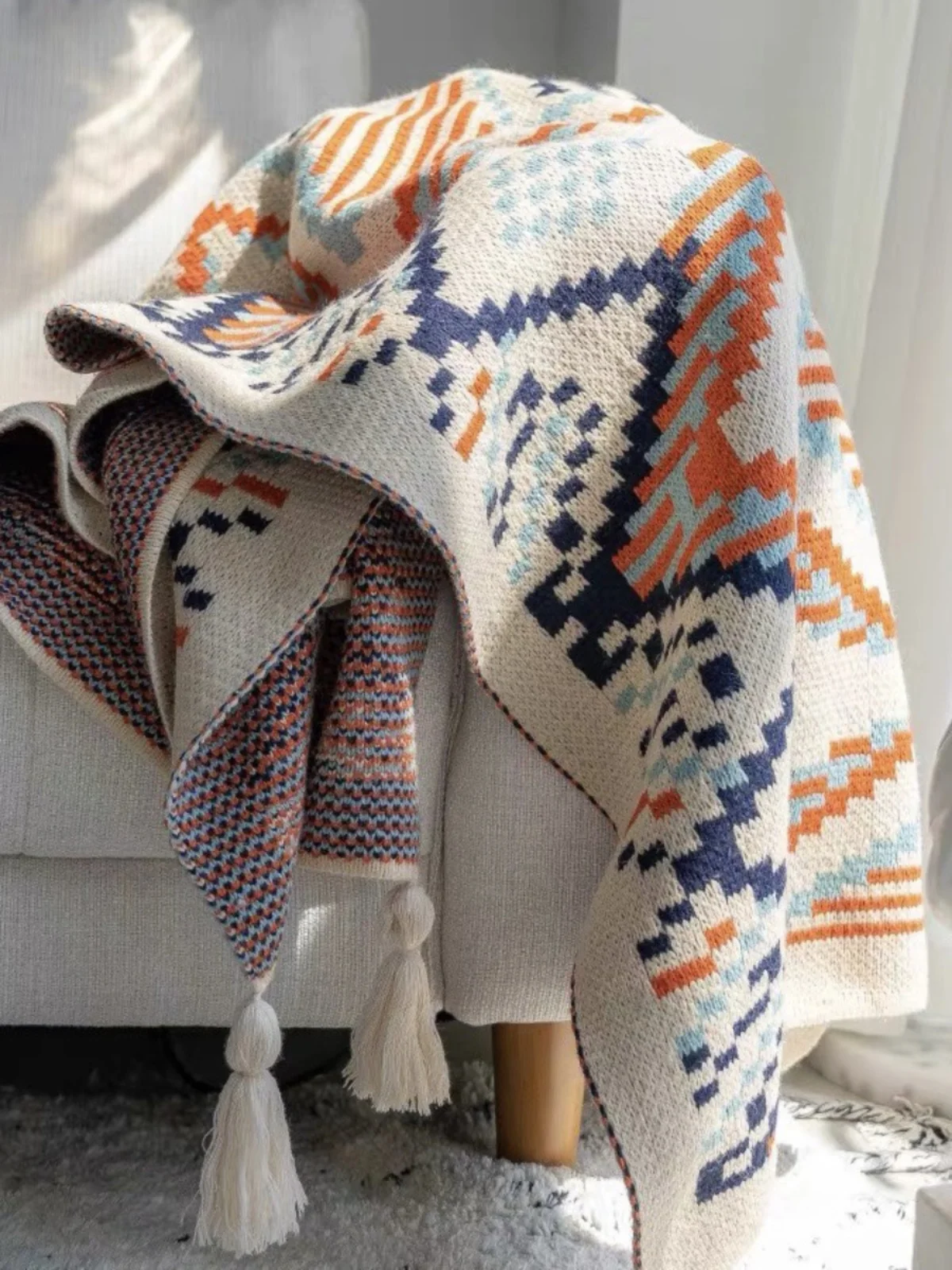 Ethnic style blanket Nordic thickened knitted wave office nap air conditioning blanket sofa blanket bed end towel
Ethnic style blanket Nordic thickened knitted wave office nap air conditioning blanket sofa blanket bed end towel