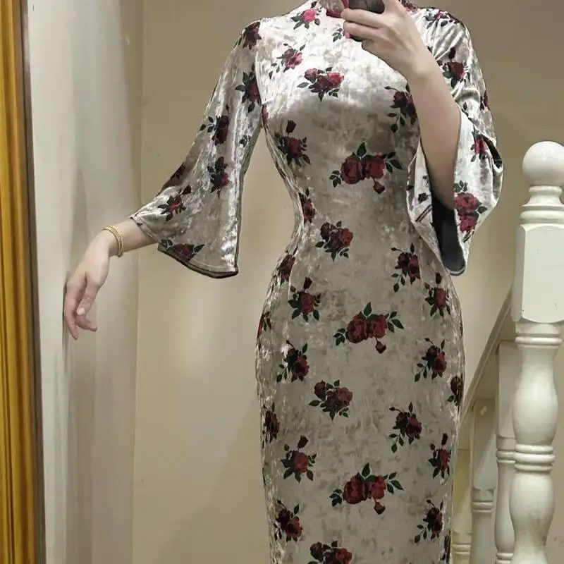 1Pc New Chinese Style Velvet Large Sleeve Exquisite Flower Printed Cheongsam Women Elegant Temperament All-Match Dress
1Pc New Chinese Style Velvet Large Sleeve Exquisite Flower Printed Cheongsam Women Elegant Temperament All-Match Dress