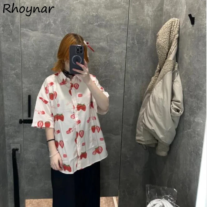 Женские рубашки, летняя одежда в Корейском стиле, мешковатые рубашки с отложным воротником, простая повседневная универсальная Милая одежда с принтом и коротким рукавом для девушек в колледже
Женские рубашки, летняя одежда в Корейском стиле, мешковатые рубашки с отложным воротником, простая повседневная универсальная Милая одежда с принтом и коротким рукавом для девушек в колледже