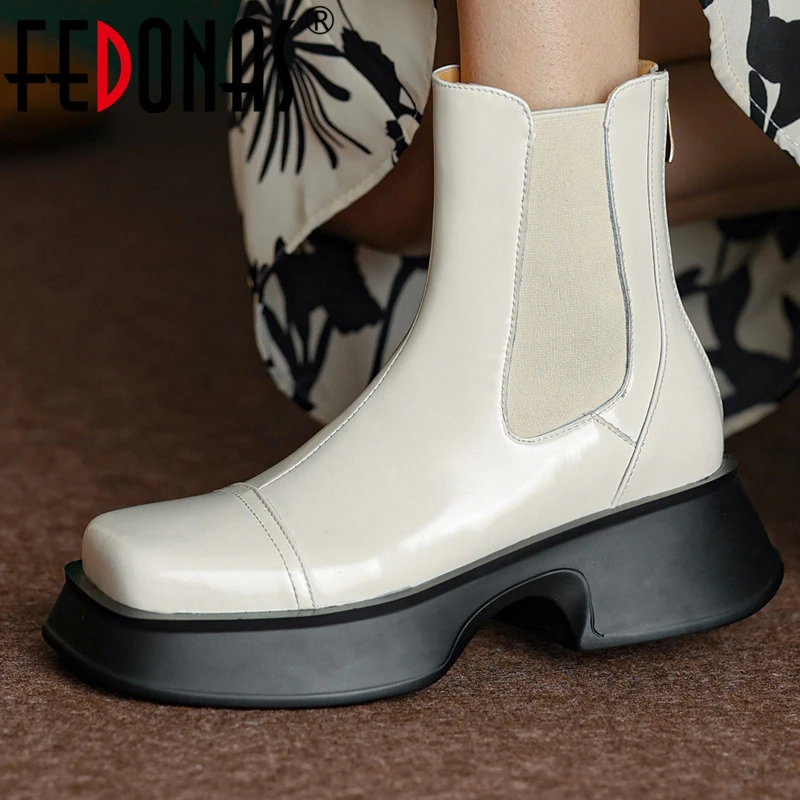 FEDONAS 2022 Autumn Winter Women Boots Genuine Leather Back Zipper Casual Shoes Woman Thick Heels Square Toe Leisure Ankle Boots
FEDONAS 2022 Autumn Winter Women Boots Genuine Leather Back Zipper Casual Shoes Woman Thick Heels Square Toe Leisure Ankle Boots