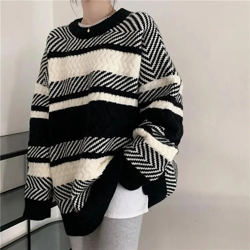 Autumn Warm Striped Knitted Sweater Women Vintage Streetwear Loose Long Sleeve Pullover Korean Casual O Neck All Match Jumper
Autumn Warm Striped Knitted Sweater Women Vintage Streetwear Loose Long Sleeve Pullover Korean Casual O Neck All Match Jumper