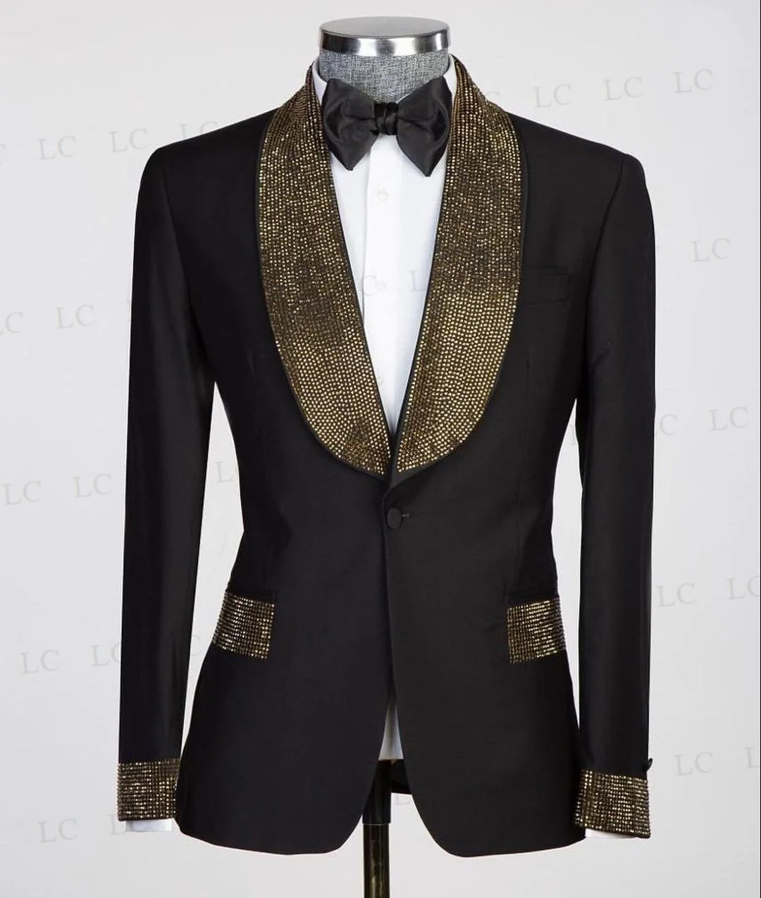 

Sparkly Men Suits 2 Pieces Blazer Pants Gold Beadings One Button Crystals Party Tuxedo Wedding Groom Prom Plus Size Custom Made