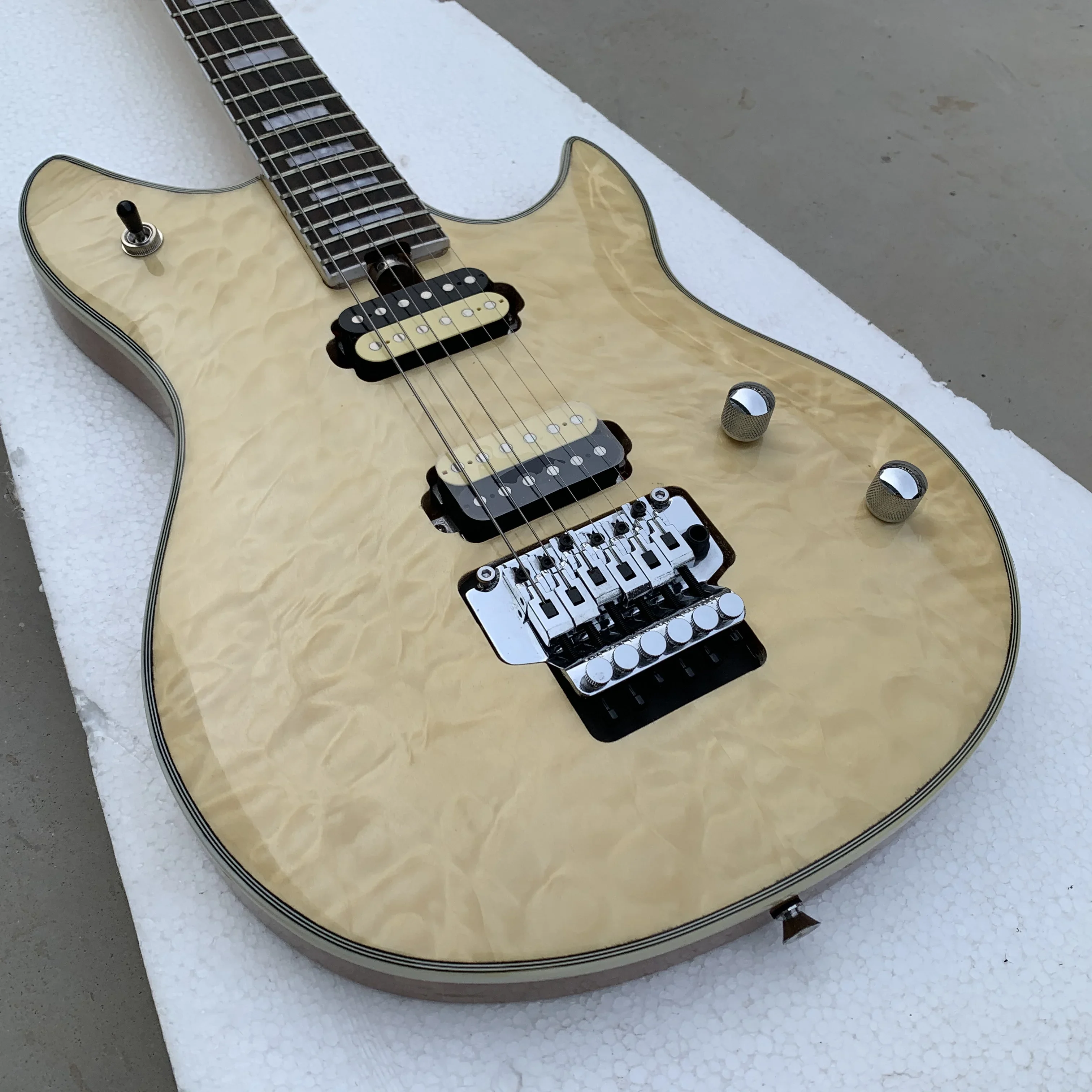 Natural Ash Body Edward Van Halen Wolf Quilted Maple Top Electric Guitar Floyd Rose Tremolo Bridge, Whammy Bar, Gold Hardware
Natural Ash Body Edward Van Halen Wolf Quilted Maple Top Electric Guitar Floyd Rose Tremolo Bridge, Whammy Bar, Gold Hardware