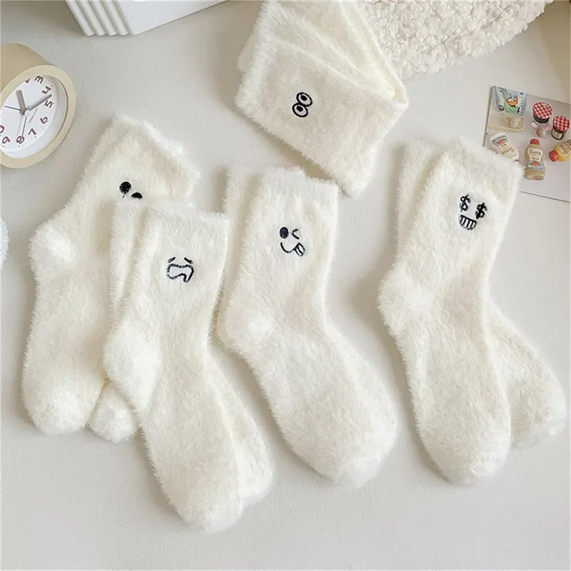 Mink Plush Socks for Women Autumn Winter Socks Thick Warm Plush Embroidery Small Eyes Girls Middle Tube Socks
Mink Plush Socks for Women Autumn Winter Socks Thick Warm Plush Embroidery Small Eyes Girls Middle Tube Socks