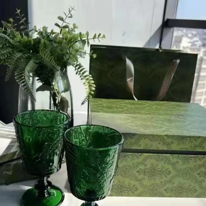 G Family French Relief Green Feather Vine Retro High Feet Cup Red Wine Cup Juice Cup Home Gift
G Family French Relief Green Feather Vine Retro High Feet Cup Red Wine Cup Juice Cup Home Gift