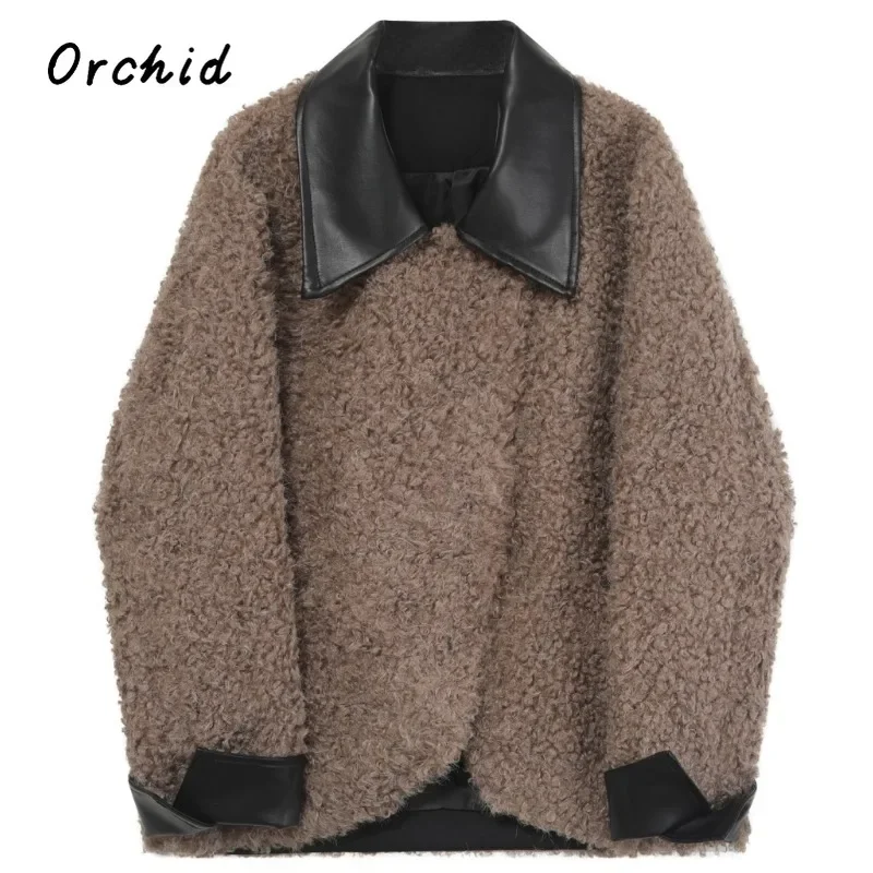Korean Style Simple High-end Lamb Wool Jacket Women Leather Patchwork Warm Coat 2023 Autumn Winter Casual Long Sleeves Coats
Korean Style Simple High-end Lamb Wool Jacket Women Leather Patchwork Warm Coat 2023 Autumn Winter Casual Long Sleeves Coats