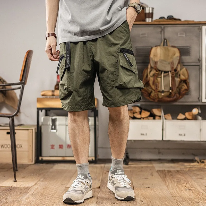 Summer new quick-drying men's shorts American fashion brand overalls casual pants large size loose five points medium pants
Summer new quick-drying men's shorts American fashion brand overalls casual pants large size loose five points medium pants