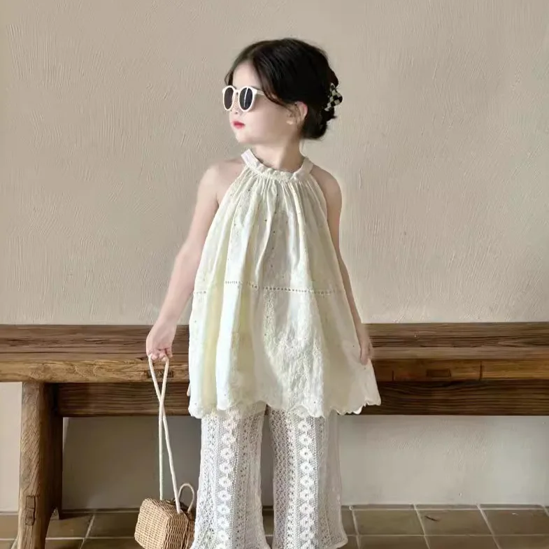 2024 Summer New Girls' Set Embroidered Pear Blossom Apricot Sling Top+Mesh Lace Pants
2024 Summer New Girls' Set Embroidered Pear Blossom Apricot Sling Top+Mesh Lace Pants
