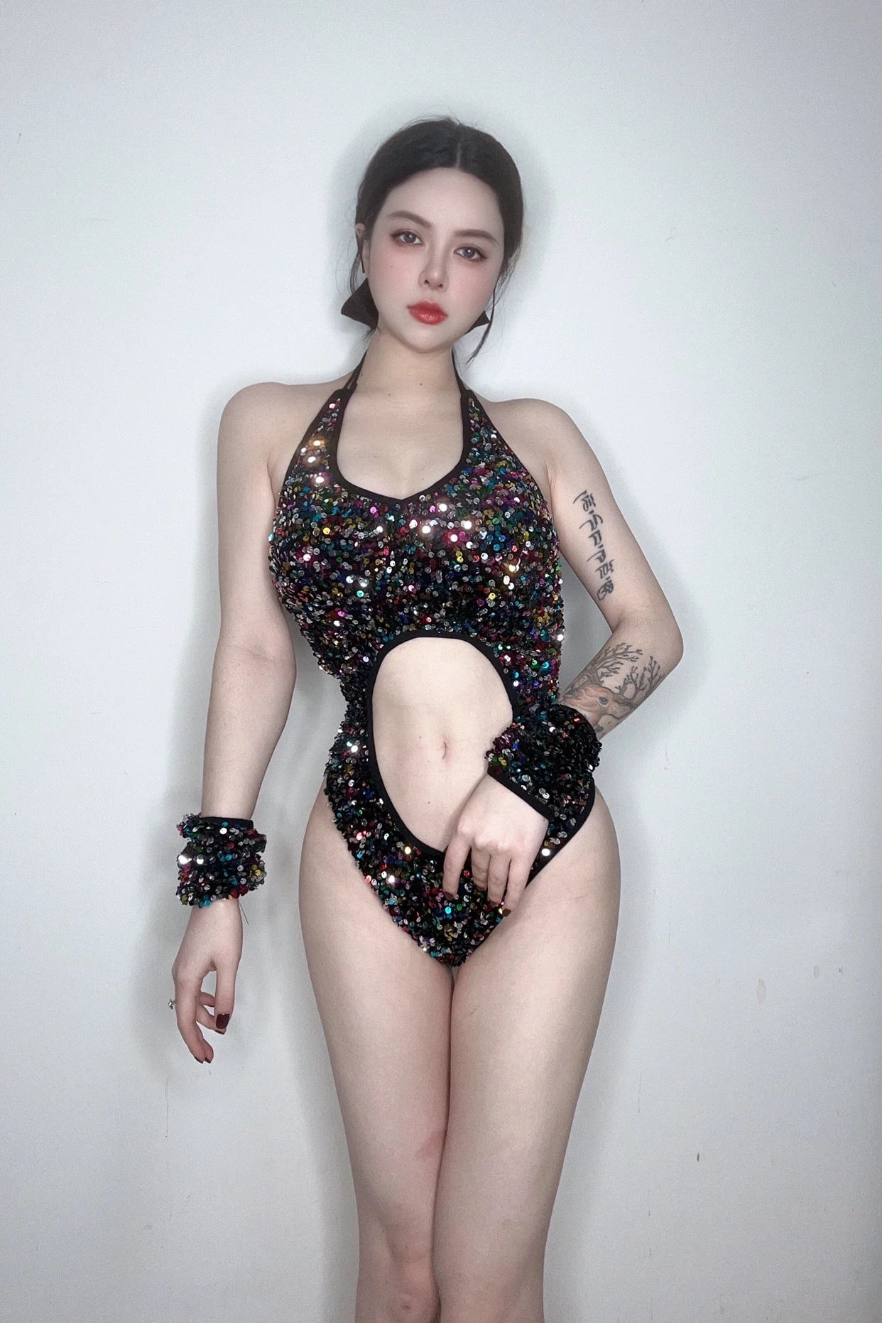4-colorful Shining Sequins Elastic Jumpsuits Nightclubs Bars Female Singers Performance Costumes Leading Dance Stage Clothing
4-colorful Shining Sequins Elastic Jumpsuits Nightclubs Bars Female Singers Performance Costumes Leading Dance Stage Clothing