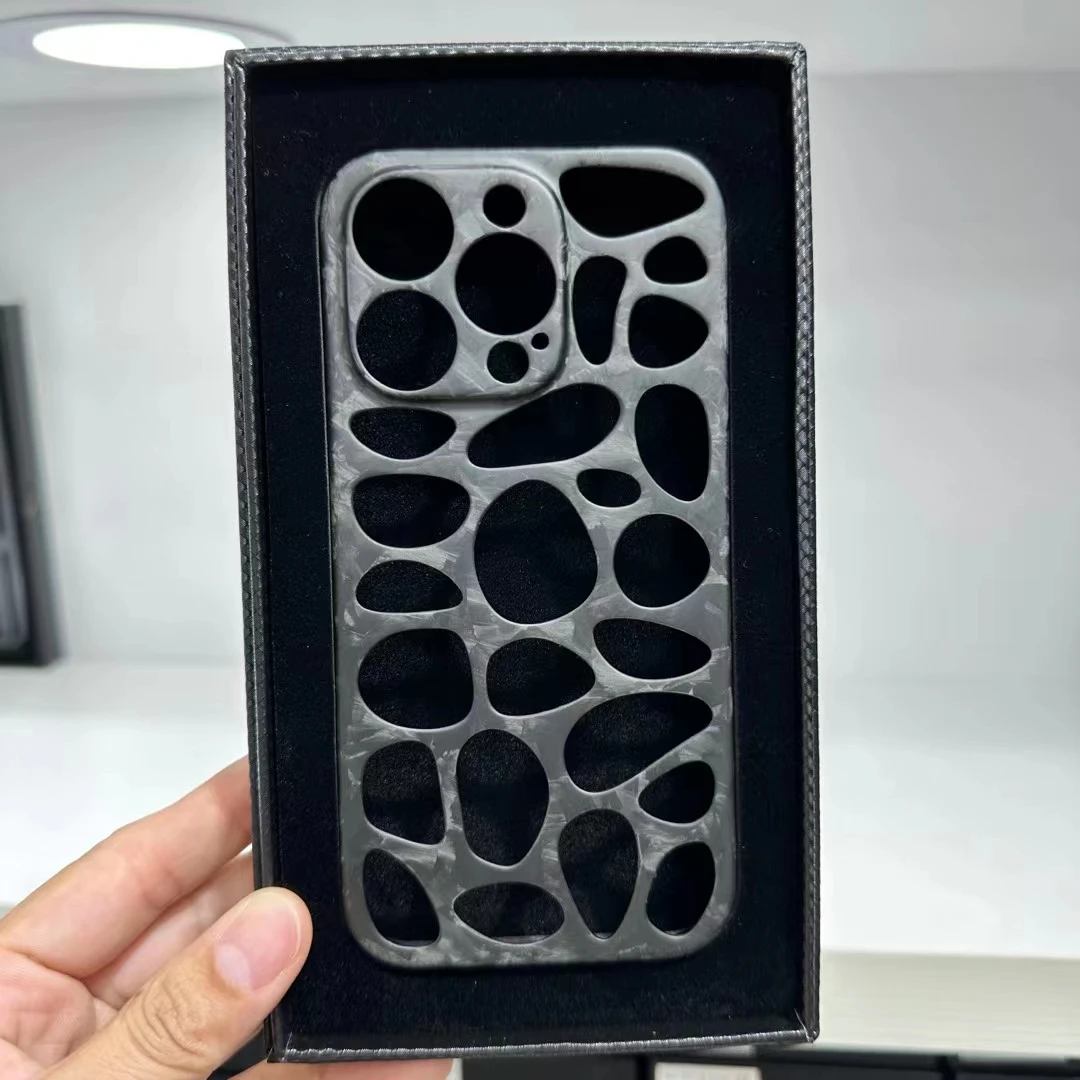 100% Pure Genuine Carbon Fiber Hollows Phone Case for iPhone 14 Pro Max Matte Glossy Forged Forging Ultra Thin Aramid Back Cover
100% Pure Genuine Carbon Fiber Hollows Phone Case for iPhone 14 Pro Max Matte Glossy Forged Forging Ultra Thin Aramid Back Cover