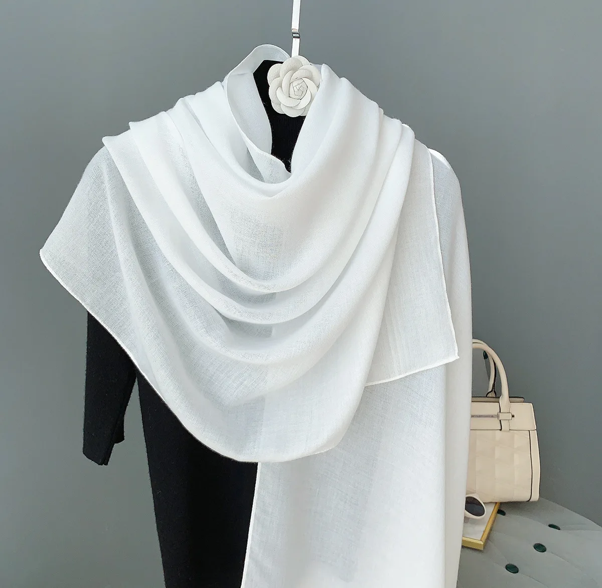 Fashion Solid Scarf Women Cotton Soft Winter Warm Scarves Hijab Pashmina Female Long Headband Shawl Wrap Bandana Foulard 2023
Fashion Solid Scarf Women Cotton Soft Winter Warm Scarves Hijab Pashmina Female Long Headband Shawl Wrap Bandana Foulard 2023
