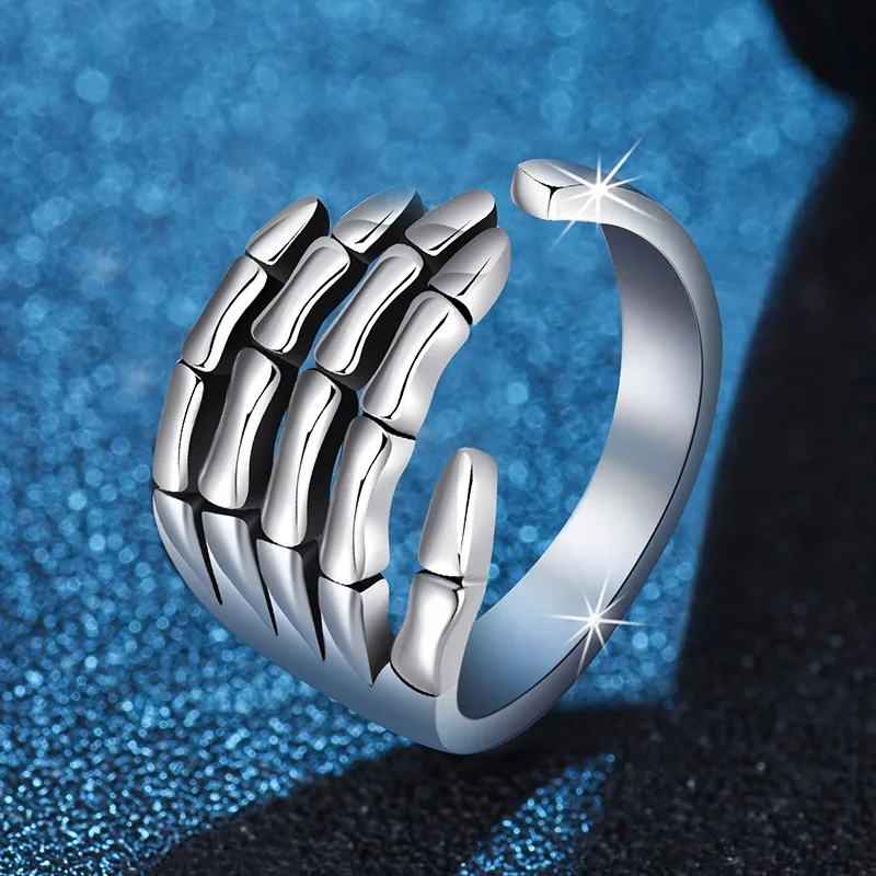 Women's Simple Retro Thai Silver Palm Magic Claw Skeleton Hand Ring Personalized Silver Jewelry Wholesale
Women's Simple Retro Thai Silver Palm Magic Claw Skeleton Hand Ring Personalized Silver Jewelry Wholesale