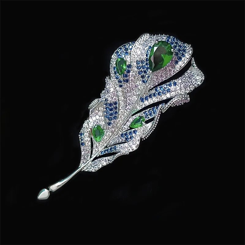 Heavy Industry Luxurious Gradient Zircon Leaf Brooch High-end Suit Accessories Coat Pins Delicate Sweaters Pendants Jewelry
Heavy Industry Luxurious Gradient Zircon Leaf Brooch High-end Suit Accessories Coat Pins Delicate Sweaters Pendants Jewelry