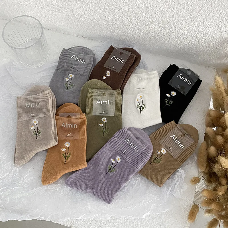 Женские носки с цветочной вышивкой, Осень-зима 2023, модные женские винтажные уличные короткие носки в стиле Харадзюку 
Женские носки с цветочной вышивкой, Осень-зима 2023, модные женские винтажные уличные короткие носки в стиле Харадзюку