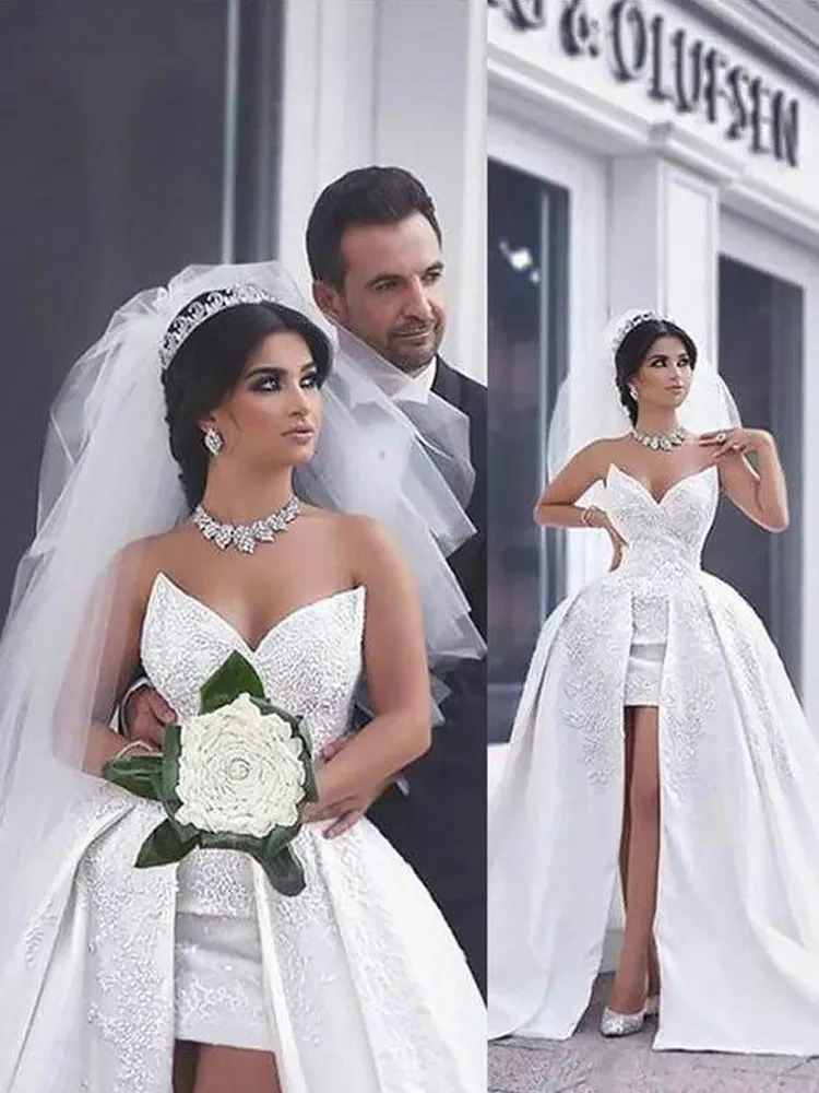 Vintage Beach A Line Two Pieces Bridal Gowns V Neck Short Length Sexy Lace Wedding Dress Backless Puffy Zipper Detachable Train
Vintage Beach A Line Two Pieces Bridal Gowns V Neck Short Length Sexy Lace Wedding Dress Backless Puffy Zipper Detachable Train