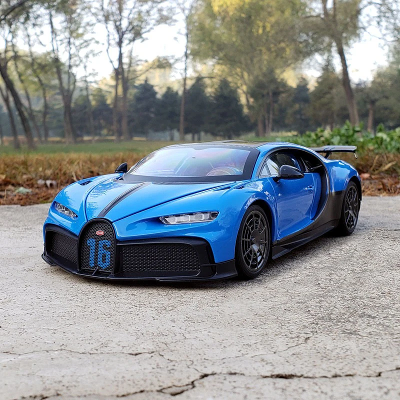 

1:18 Alloy Bugatti Chiron PUR Sports Model Diecast Metal Racing Car Vehicle Model Sound Light Simulation Boys Toy Gift