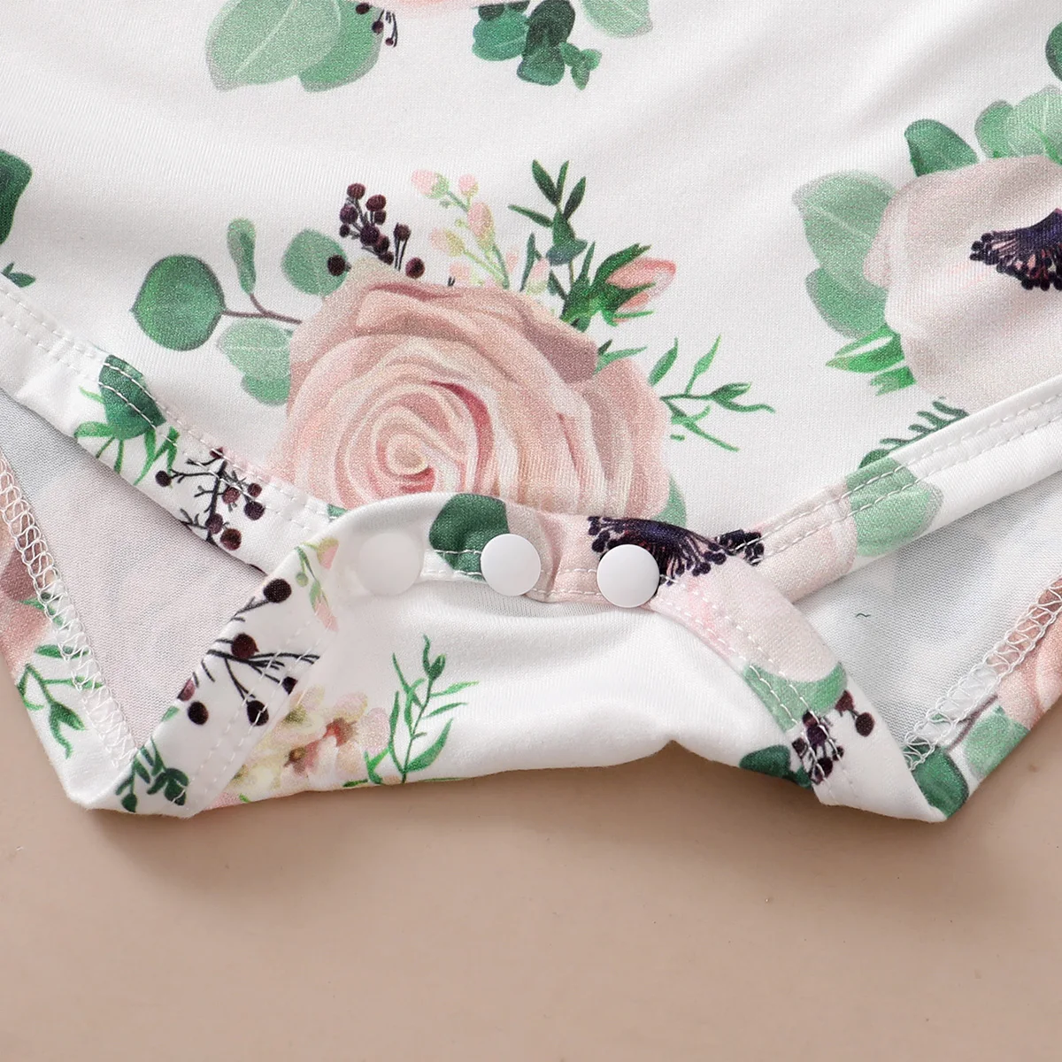 Conjunto 3 peças floral body + jardineira + bandana para bebê Conjunto 3 peças floral body + jardineira + bandana para bebê