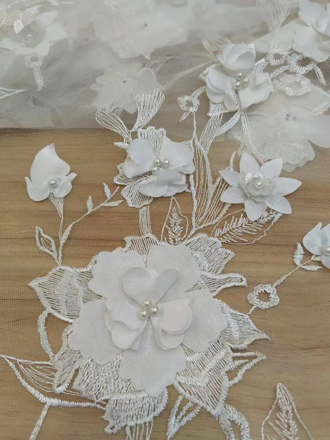 Pretty Handmade Florals With Pearls 3D Embroidery African Lace Fabric French Tulle Net For Evening Dresses Weddings Party
Pretty Handmade Florals With Pearls 3D Embroidery African Lace Fabric French Tulle Net For Evening Dresses Weddings Party