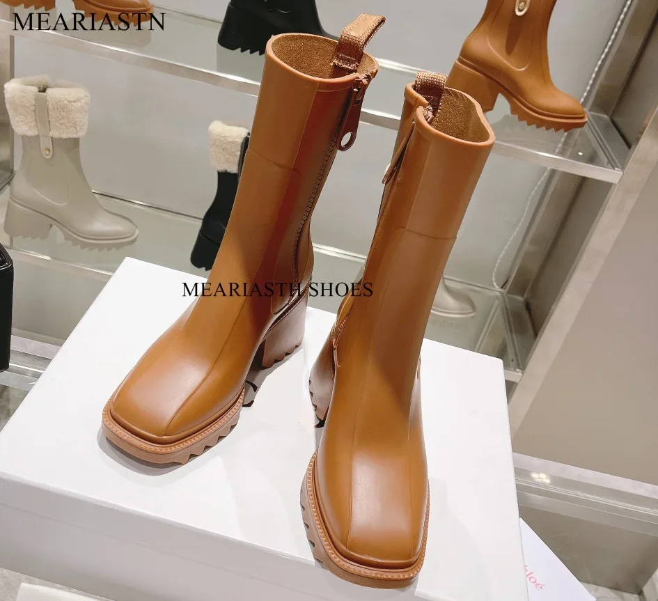 Square Toe Thick Sole Mid Sleeve Boots Women's Side Zipper Rubber slip on Rain Boots Autumn Winter Thick Heel Warm Short Boots
Square Toe Thick Sole Mid Sleeve Boots Women's Side Zipper Rubber slip on Rain Boots Autumn Winter Thick Heel Warm Short Boots