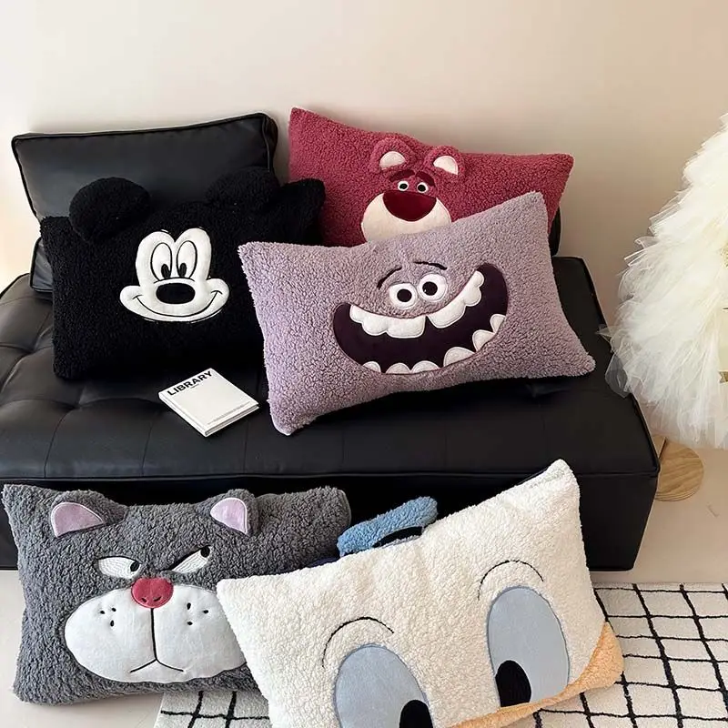 Cartoon pillowcase Cute plush and thick embroidered pillowcase Autumn and Winter Pillow Cover 48*74cm
Cartoon pillowcase Cute plush and thick embroidered pillowcase Autumn and Winter Pillow Cover 48*74cm