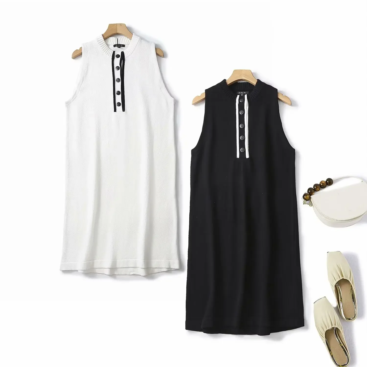 Women's 2023 Chic Fashion Two-color Soft Touch Button Accessories Knitted Mini Dress Retro Sleeveless Women's Dress Vestidos
Women's 2023 Chic Fashion Two-color Soft Touch Button Accessories Knitted Mini Dress Retro Sleeveless Women's Dress Vestidos