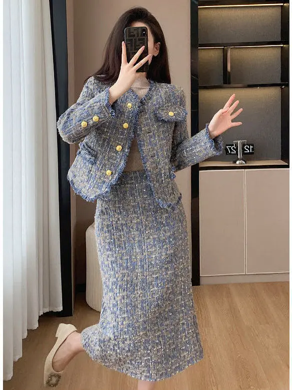 Winter New Thickened Coarse Flower Cashmere-like Woolen Socialite Graceful and Fashionable Tassel Two-Piece Set for Women
Winter New Thickened Coarse Flower Cashmere-like Woolen Socialite Graceful and Fashionable Tassel Two-Piece Set for Women