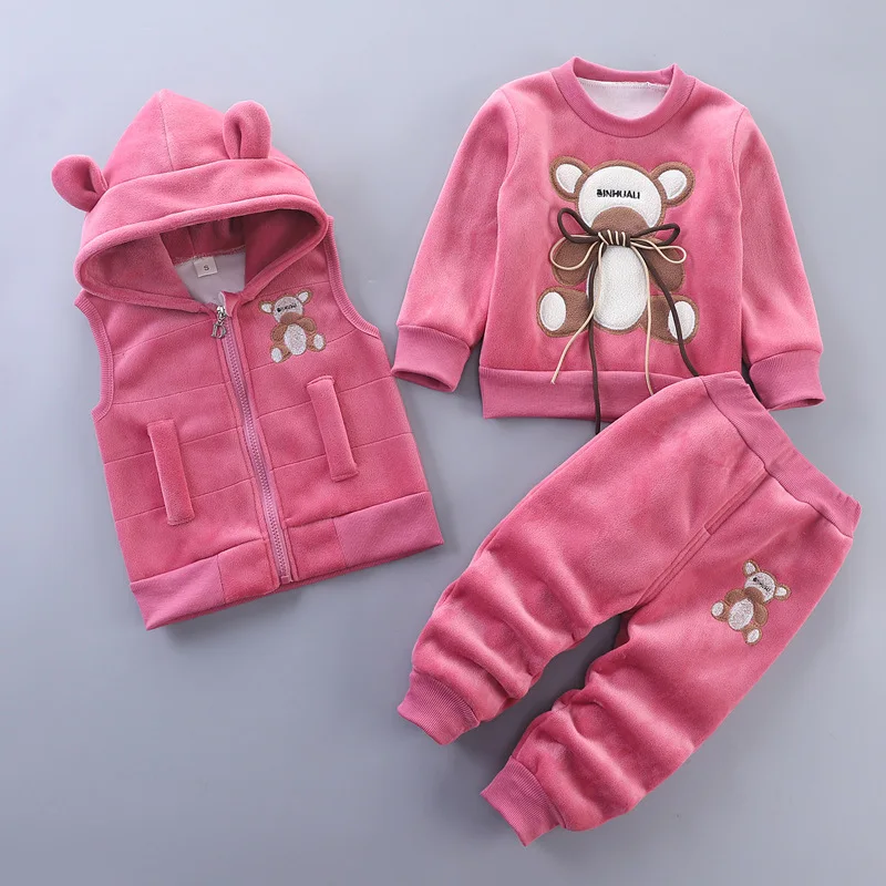 

Новый осенне-зимний комплект одежды для мальчиков, теплый свитшот с мультяшным медведем + жилет с капюшоном + штаны, костюм из 3 предметов для детей, детская холодная одежда